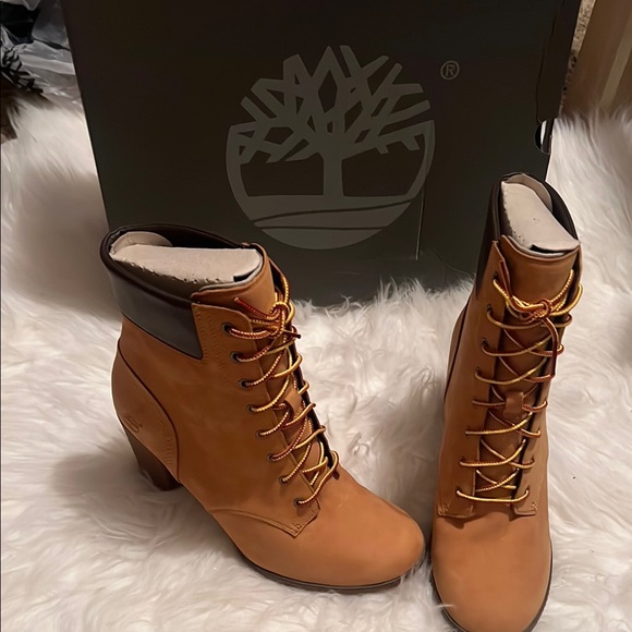 Timberland Shoes - Timberland Women's Brown Lace-Up Boots